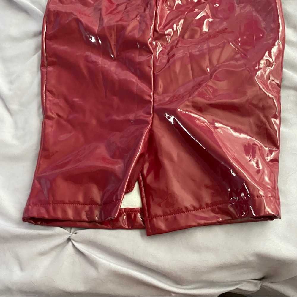 Two piece latex set - Picture 3 of 4